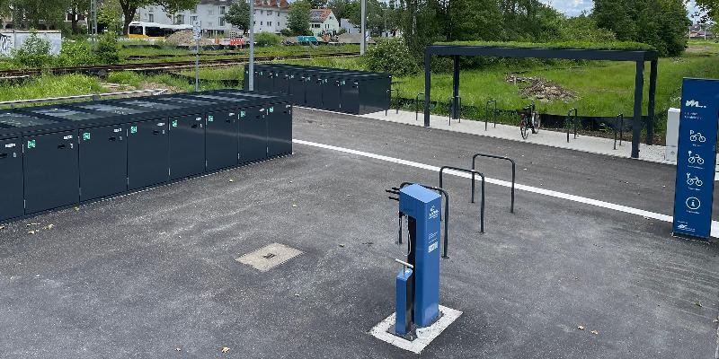 Fahrradabstellplatz mit Faxradboxen Bahnhof Leinfelden