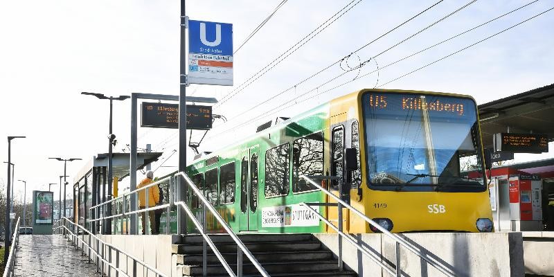 U-5-Stadtbahn am Bahnhof Leinfelden