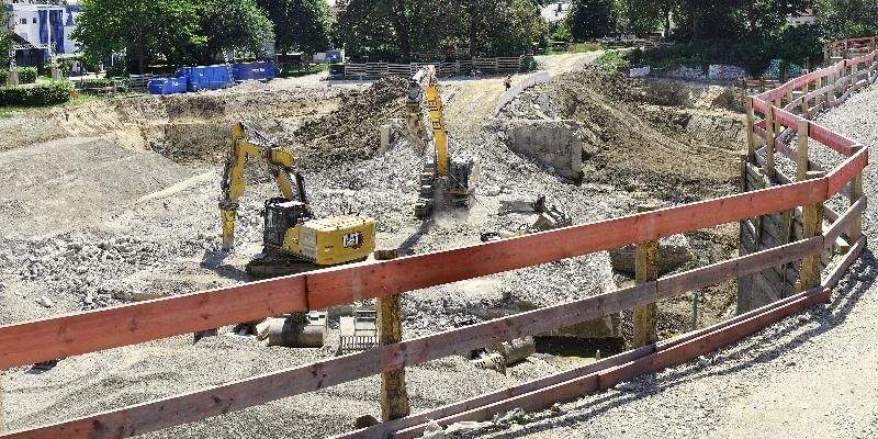 Bagger auf einer Baustelle