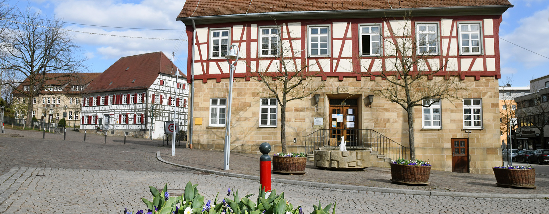 Zur Seite der Stadtverwaltung Rathaus Echterdingen