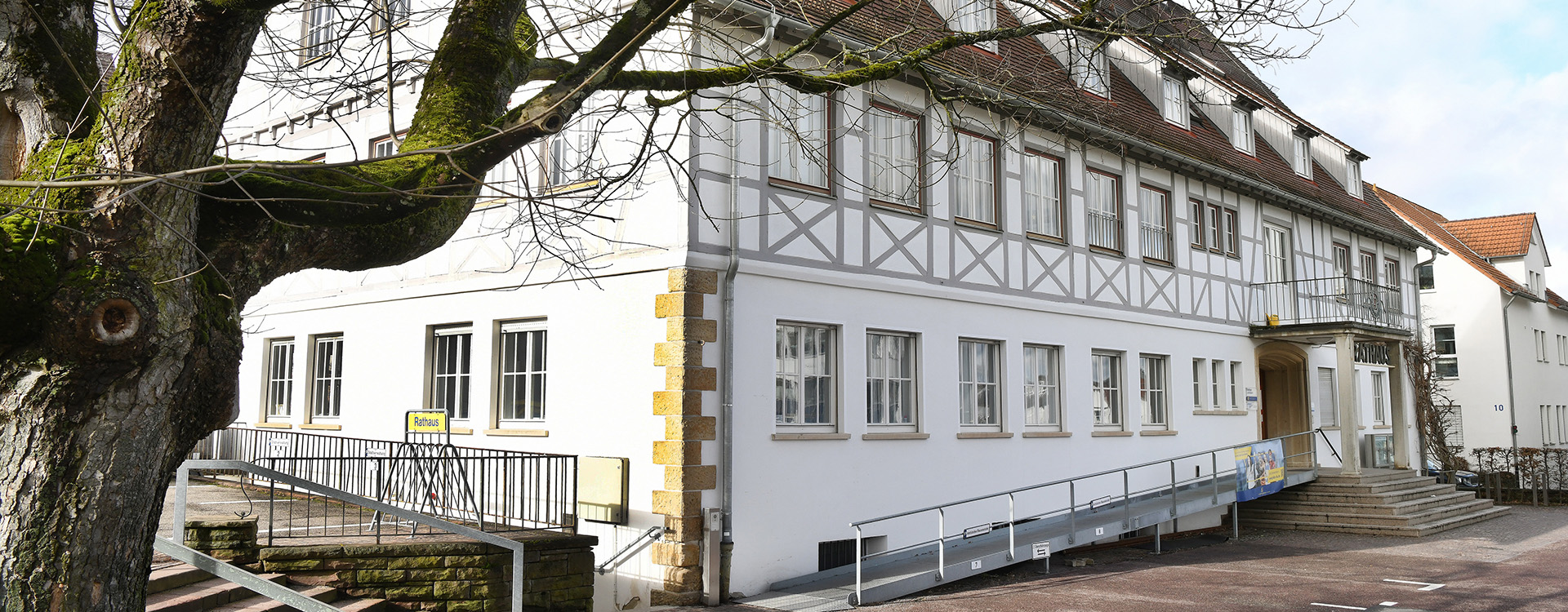 Zur Seite der Stadtverwaltung Rathaus am Neuen Markt
