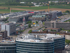 Wirtschaftsstandort Gewerbe- und Indsurtiegebäude im Flughafenumfeld
