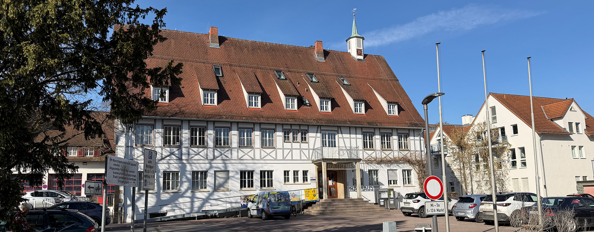 Zur Seite der Stadtverwaltung Rathaus Leinfelden am Marktplatz