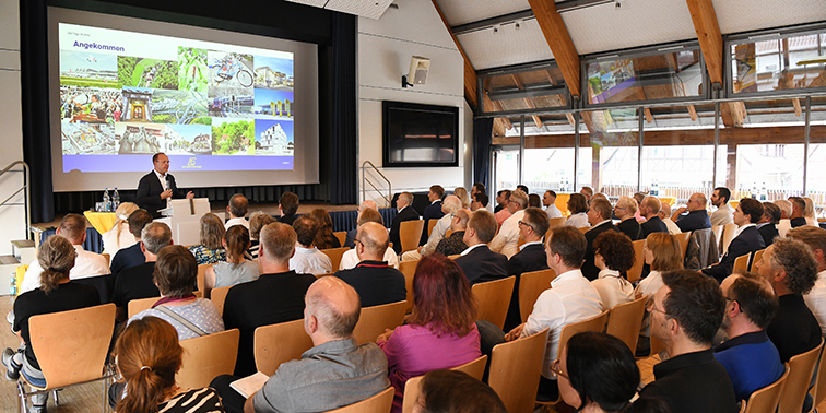 Viele Besucher bei der Veranstaltung "Unternehmerdialog"