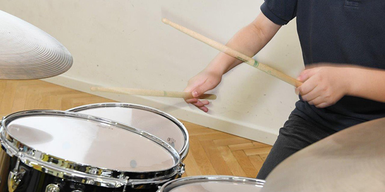 Musikschule Leinfelden-Echterdingen  Musiker am Schlagzeug